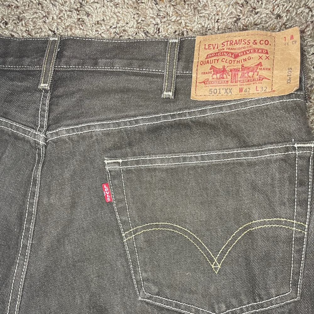 Levis 501XX Mens Dark Wash Regular Straight Button Fly Jeans 42x32 - Picture 8 of 9